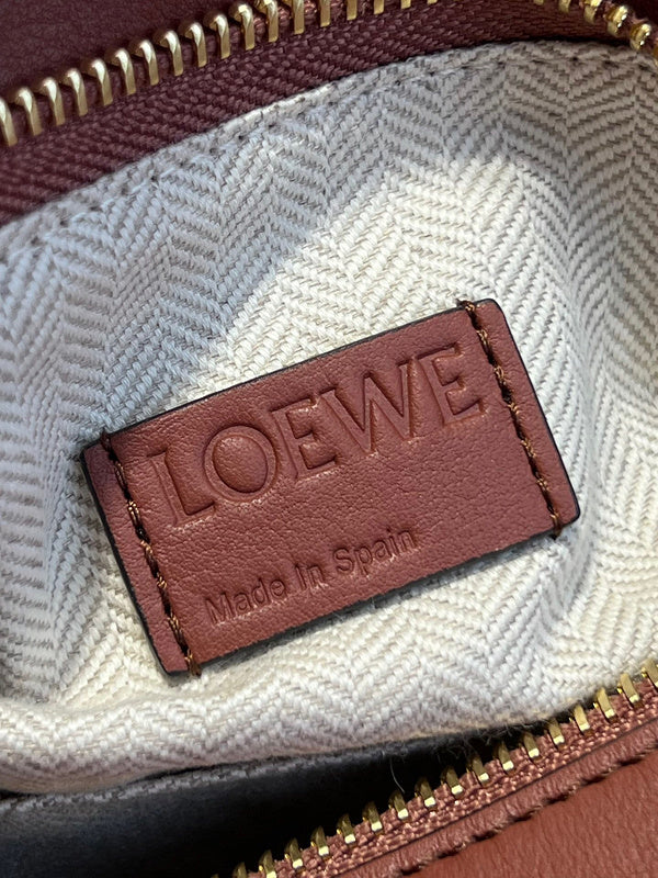 Ziva's Charm handbag – lifestyle view (24cm*16.5cm*10.5cm)