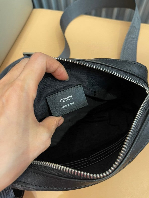 Ziva's Charm handbag – interior view (22cm*15cm*5cm)