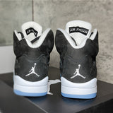 Nike Men's & Women's Luxury Lifestyle Trainers — Style 159 interior view
