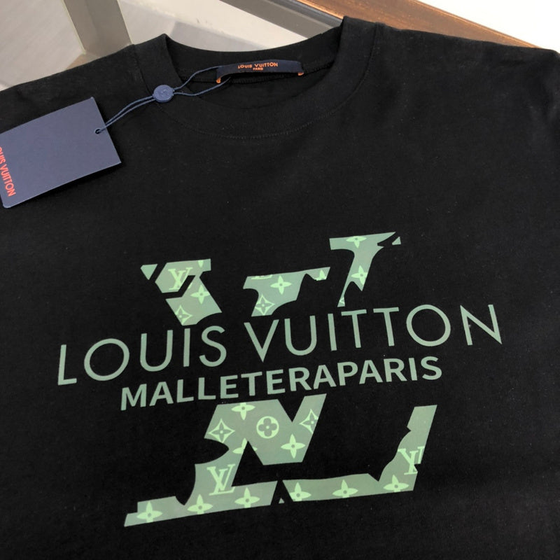 Full styled look of Louis Vuitton cotton t-shirt with streetwear-inspired cut