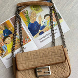 Ziva's Charm handbag – detail view (24cm*7cm*14.5cm)