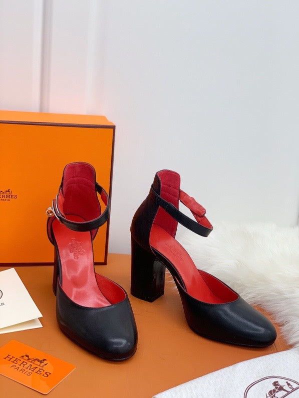 Hermes shoes Style 388 - texture and material detail