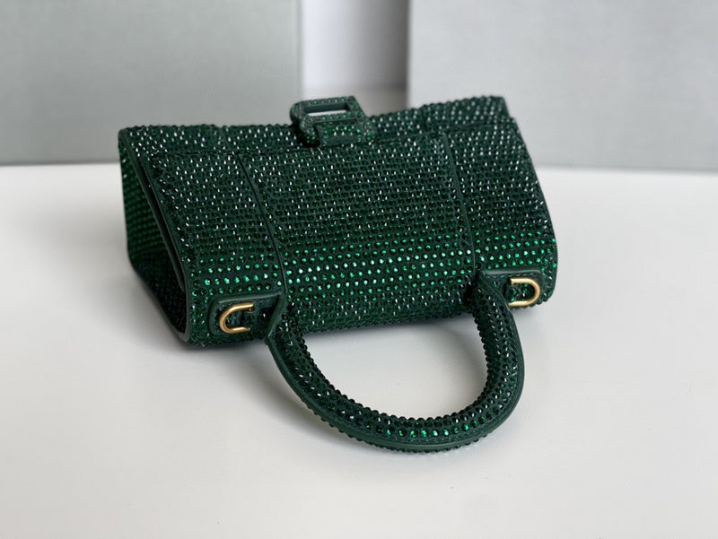 Zivas Charm Modern Edge Statement Handbag (Statement-Ready Design) – Full Silhouette