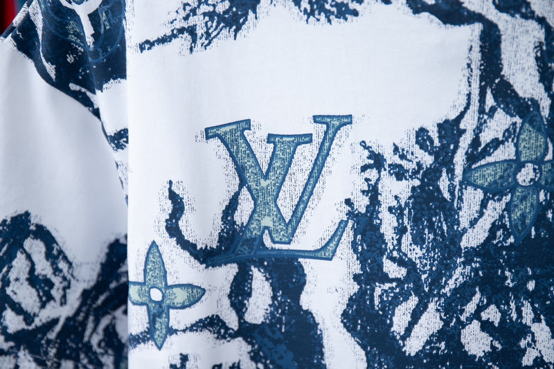 Flat lay presentation of Louis Vuitton cotton t-shirt with logo-detail design