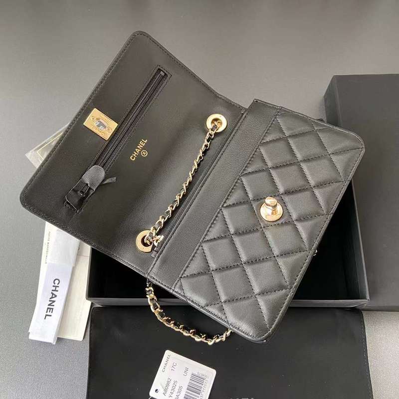 Zivas Charm Sleek Silhouette Luxury Handbag (Elevated Accessory Essential) – Angled View