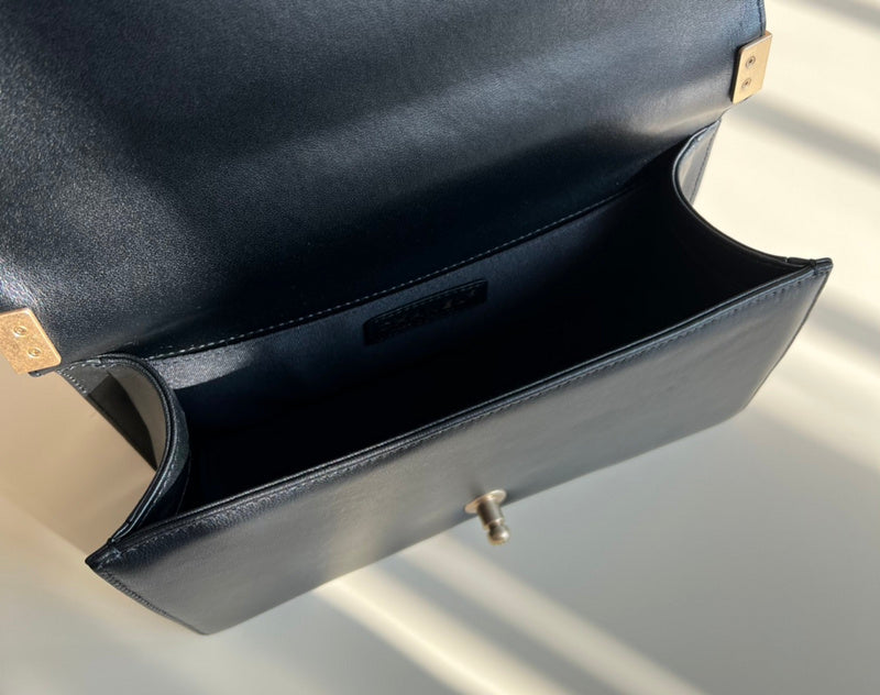  mid purse view 5