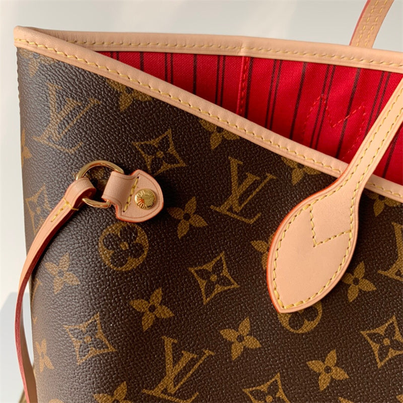  satchel close-up of hardware and finish 11