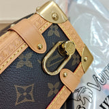  Smart top-handle bag carried on shoulder