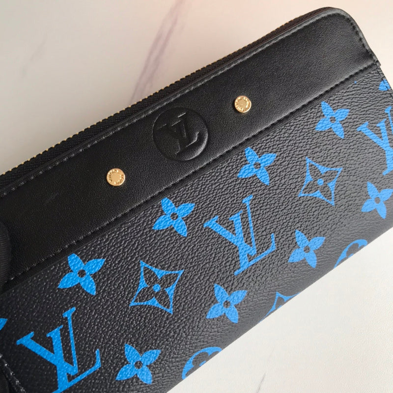 Back view of structured sleek women's handbag – women's everyday handbag