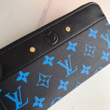 Back view of structured sleek women's handbag – women's everyday handbag