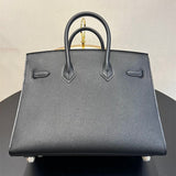 Effortless handbag styled for everyday wear