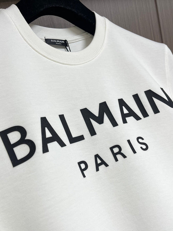 Full silhouette view of Balmain luxury piece style No.050