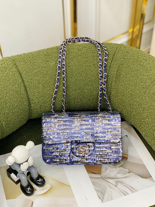  women's handbag, mid design, view 1