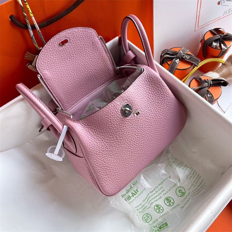  handbag interior and compartment view 21