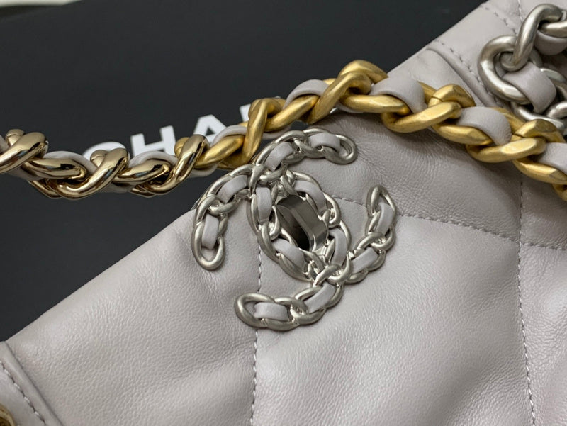  handbag, spacious everyday style, image 3