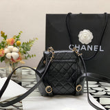  handbag, compact everyday style, image 5