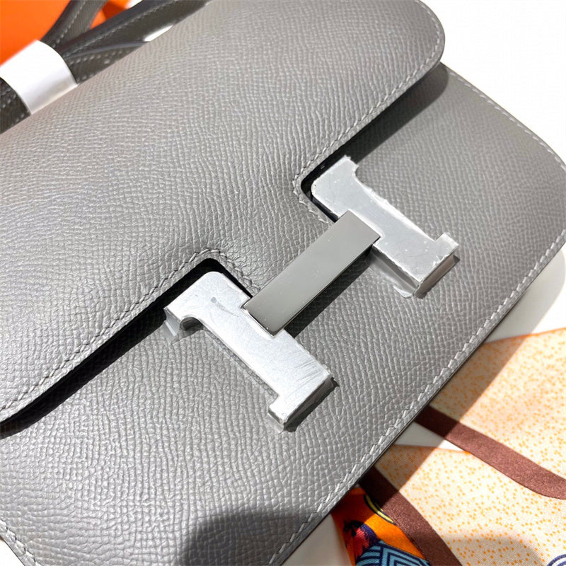  tote bag interior and compartment view 9
