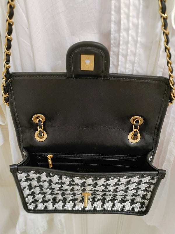  mid purse view 8