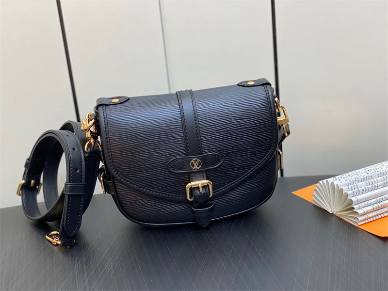  everyday bag interior and compartment view