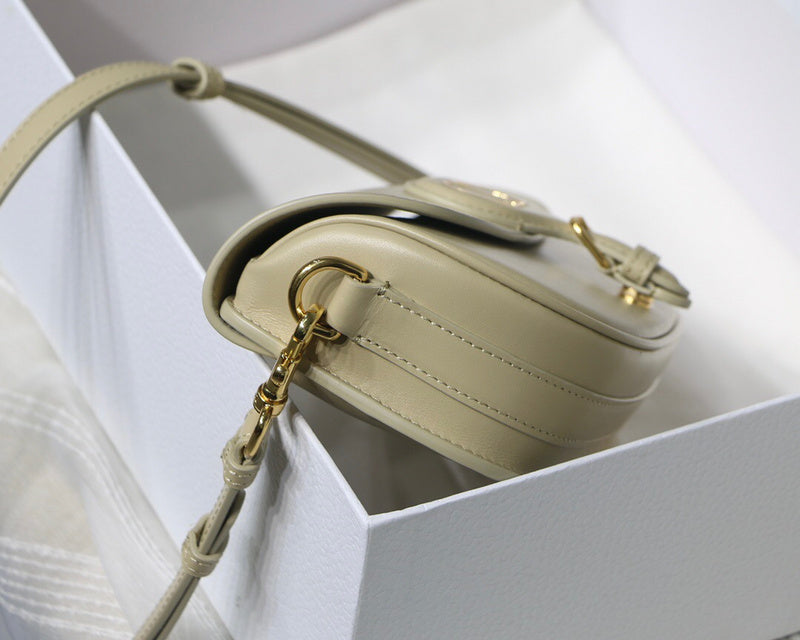 Handle and strap detail of refined chic women's handbag – women's designer-style accessory