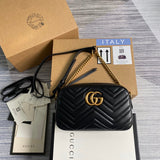Side profile of sleek modern women's handbag – women's designer-style accessory