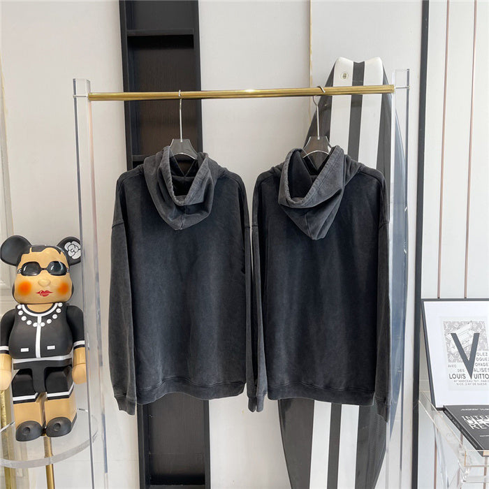 Styling view of Balenciaga luxury piece style No.533