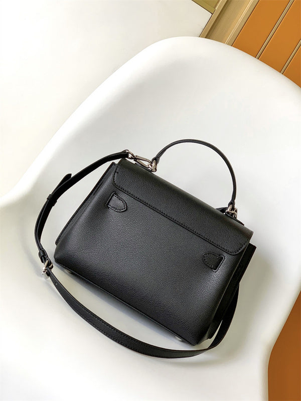  Statement shoulder bag front view 13