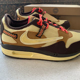 Nike Men's & Women's Designer Low-Top Shoes — Style 197 close-up view