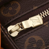  structured bag close-up of hardware and finish