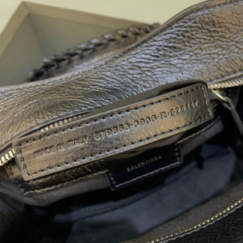 Structured Faux Leather Handbag - Everyday Elegance | Women's Luxury Handbag #337 - texture close-up (image 9) of designer-inspired handbag