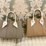  everyday bag close-up of hardware and finish