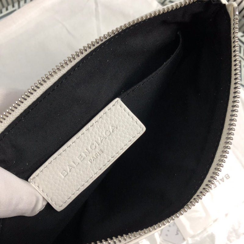 Close-up detail of chic statement women's handbag – women's everyday handbag