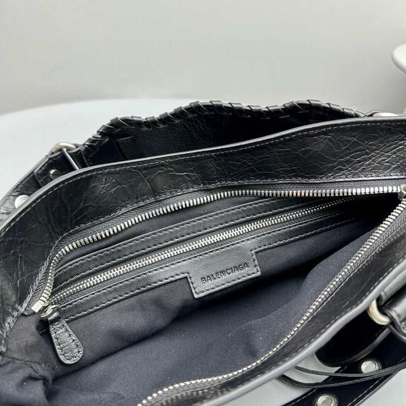 Zivas Charm Elevated Essentials Statement Handbag (Premium Everyday Carry) – Detail View