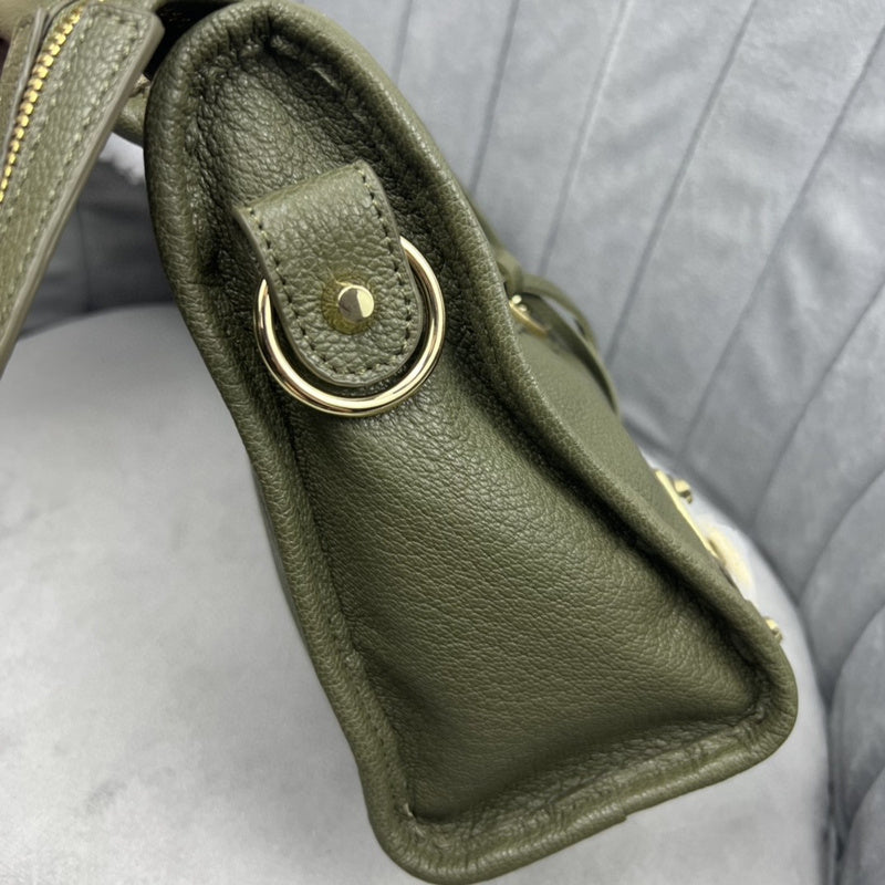 Zivas Charm Versatile Design Statement Handbag (Premium Everyday Carry) – Styled Look