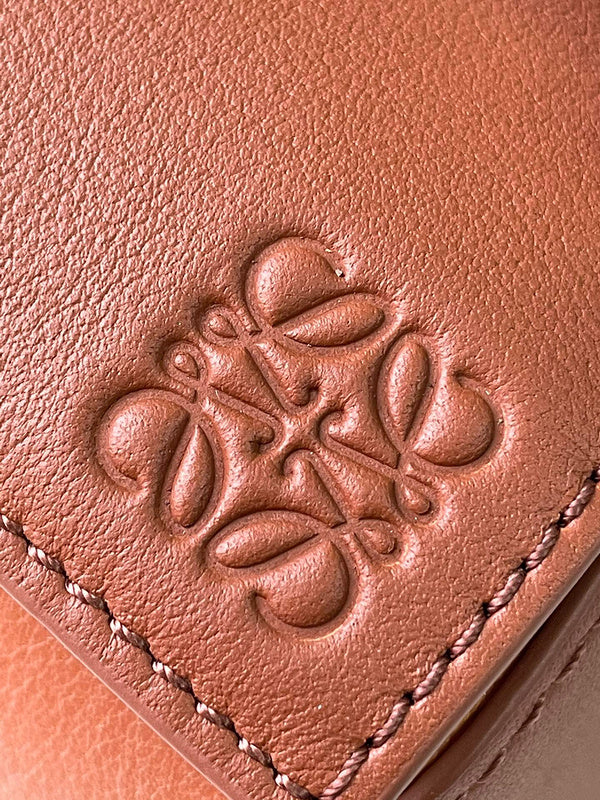 Ziva's Charm handbag – side angle view (12.5cm*18cm*8cm)