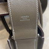  Classic shopper bag carried on shoulder