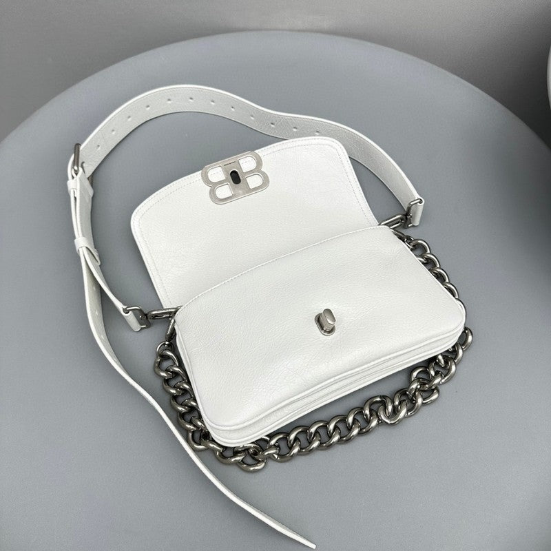 Zivas Charm Modern Edge Statement Handbag (Signature Shape & Finish) – Interior View