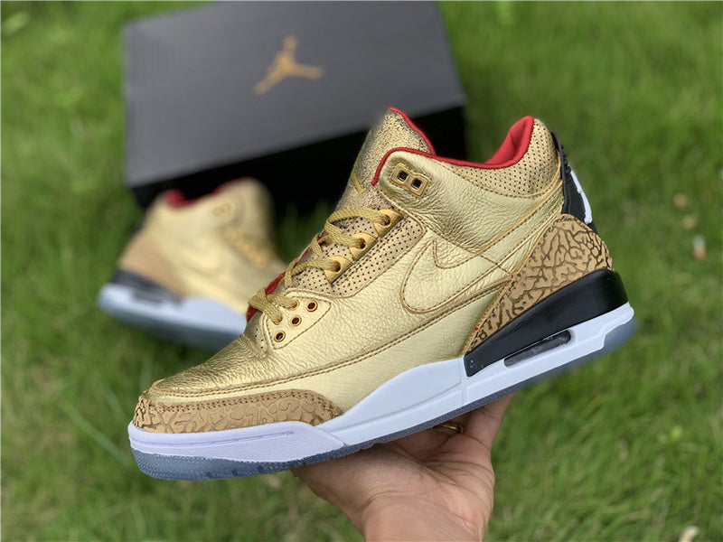 Nike Men's & Women's Luxury Low-Top Trainers — Style 117 front view