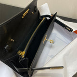  Streamlined carryall bag front view 7