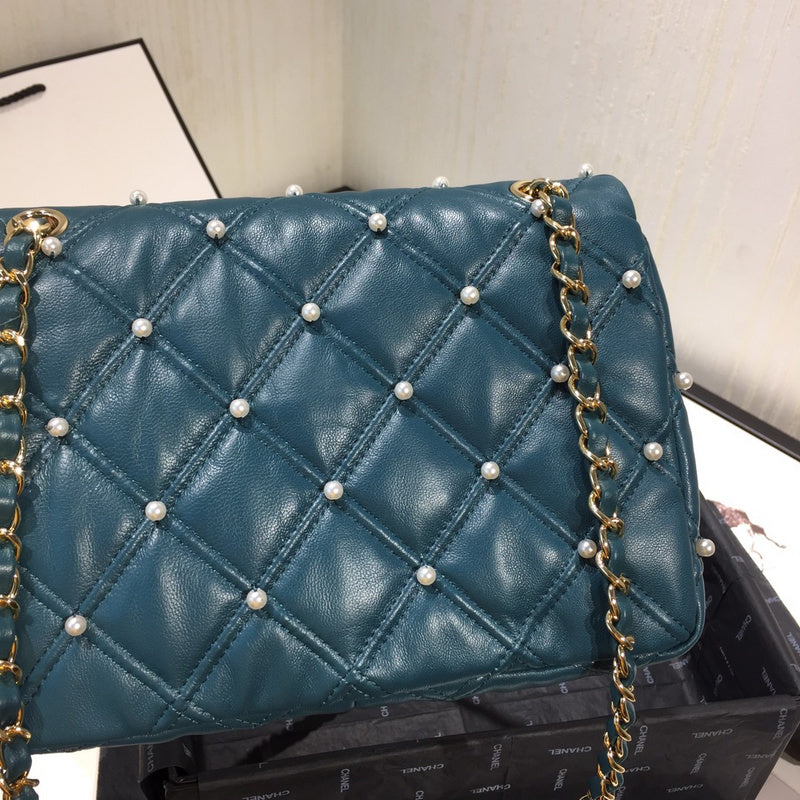 Zivas Charm Timeless Appeal Fashion Handbag (Modern Wardrobe Staple) – Close-Up Detail