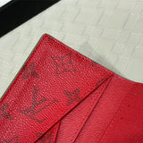  chic everyday bag detail view showing craftsmanship 8
