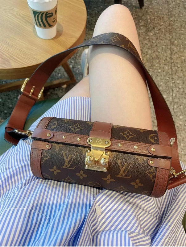  Understated everyday bag carried on shoulder 16