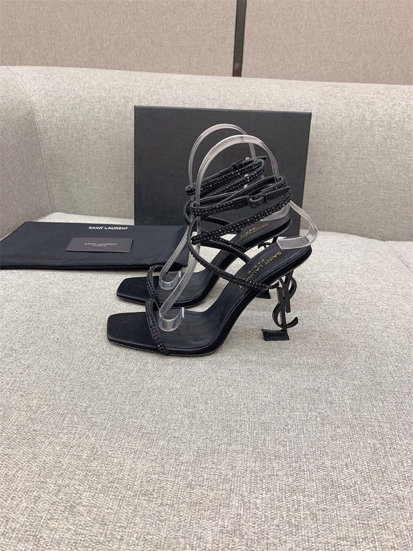Side profile view of Saint Laurent luxury piece style No.077