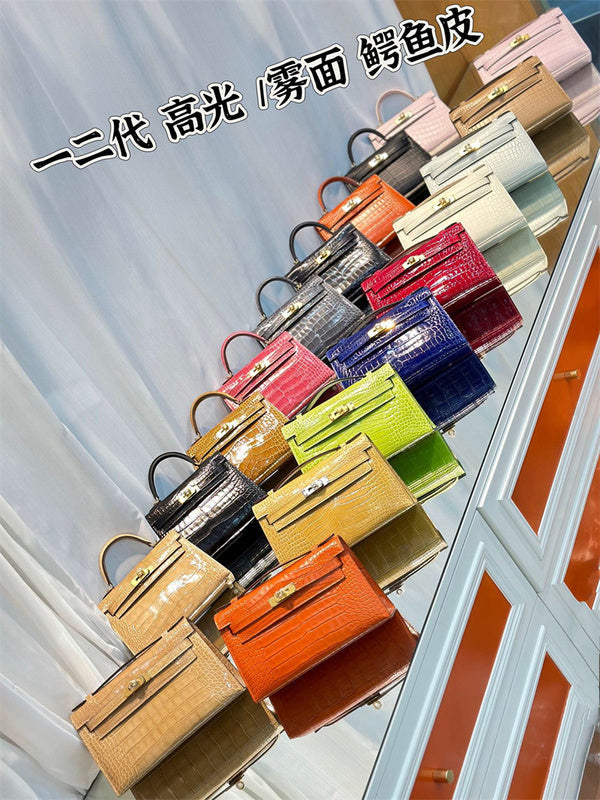  clean-lined carryall bag styled with outfit