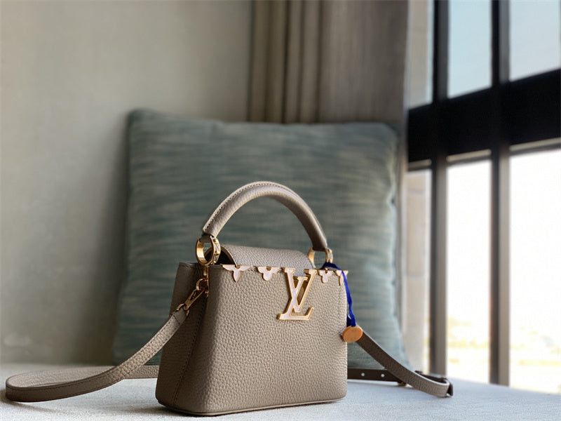  structured bag interior and compartment view