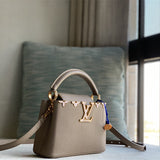  structured bag interior and compartment view