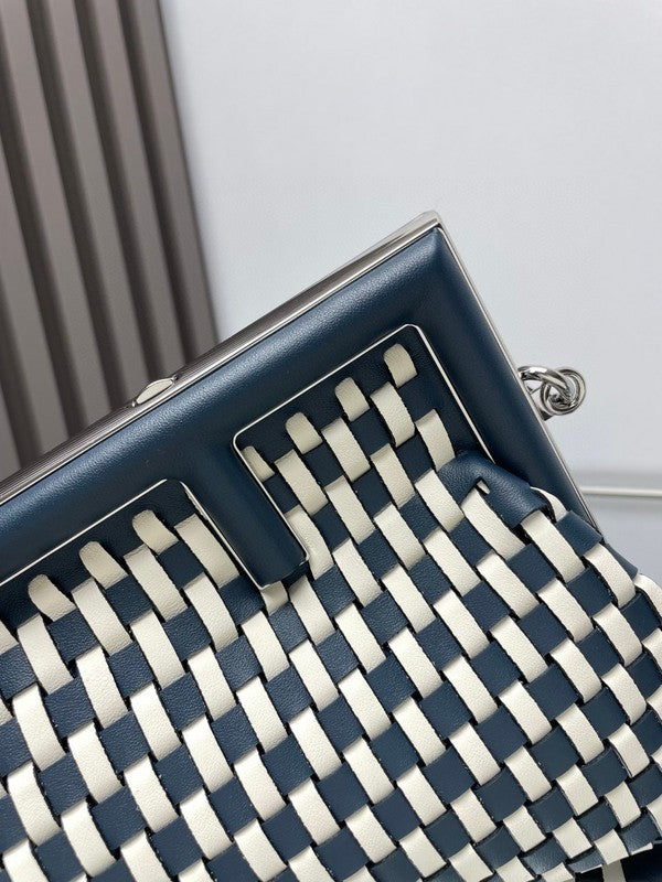 Ziva's Charm handbag – close-up view (26cm*9cm*18cm)