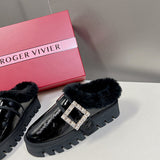 Side profile view of Roger Vivier luxury piece style No.064