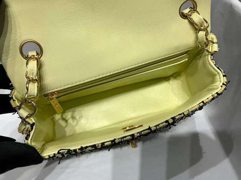 Zivas Charm Elevated Essentials Luxury Handbag (Effortless Style Upgrade) – Lifestyle Shot