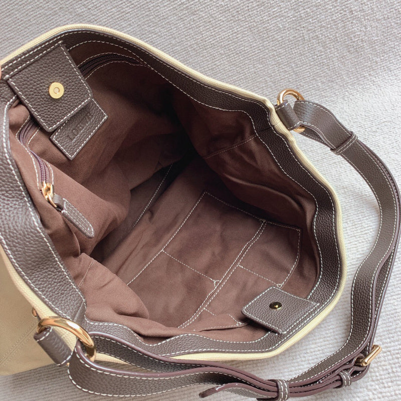 Ziva's Charm handbag – angled view (33cm*33cm*16cm)